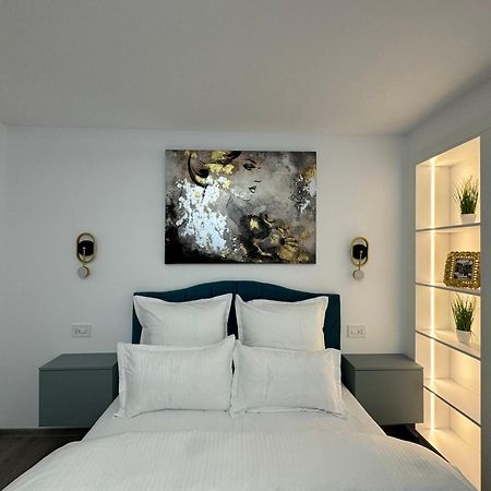 Central Suite Bucarest Esterno foto